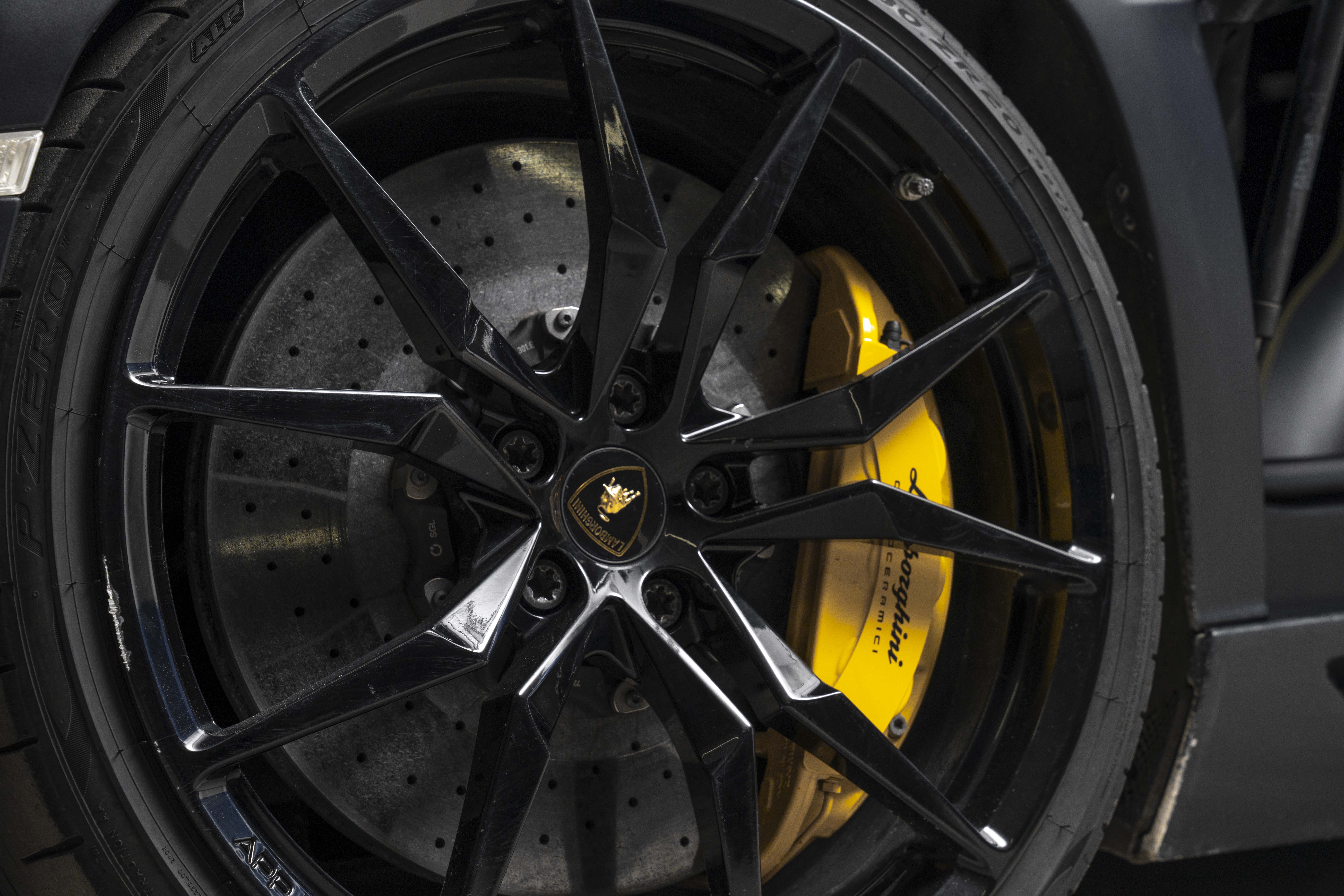 LAMBORGHINI AVENTADOR_006